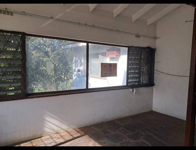 4 BEDROOM HOUSE FOR SALE IN SEA VIEW